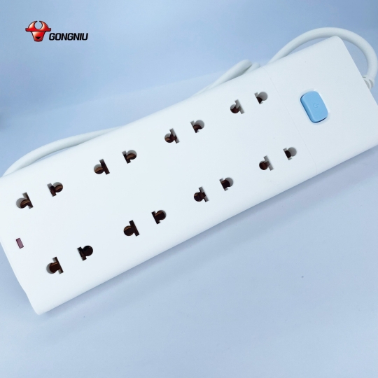 Ổ CẮM CHỐNG CHA GONEO ĐA NĂNG 8 Ổ 1 CÔNG TẮC 2500W – V1080