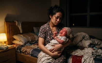 Nuôi con mệt đến mức nào? Sự thật phía sau cảm giác kiệt sức của nhiều cha mẹ hiện đại