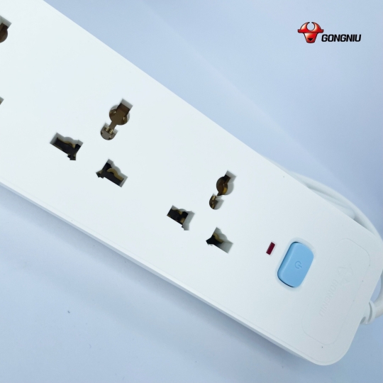 Ổ Cắm Điện Gongniu 4 Ổ Đa Năng 1 Công Tắc 2500W – N1040