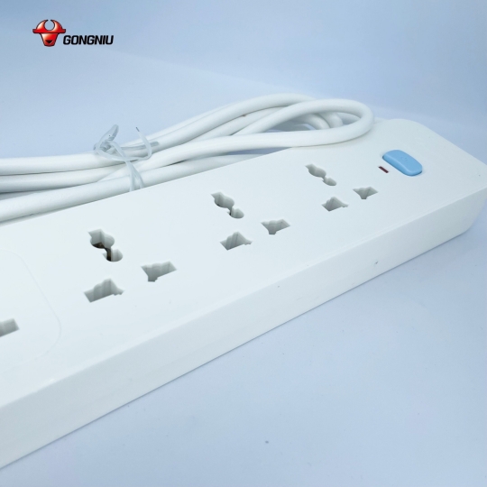 Ổ Cắm Điện Gongniu 4 Ổ Đa Năng 1 Công Tắc 2500W – N1040