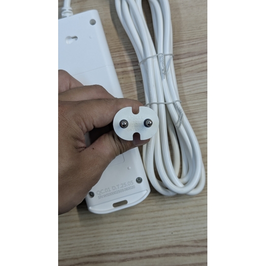 Ổ Cắm Điện Gongniu Đa Năng 3 Ổ 1 Công Tắc 2500W – V1030